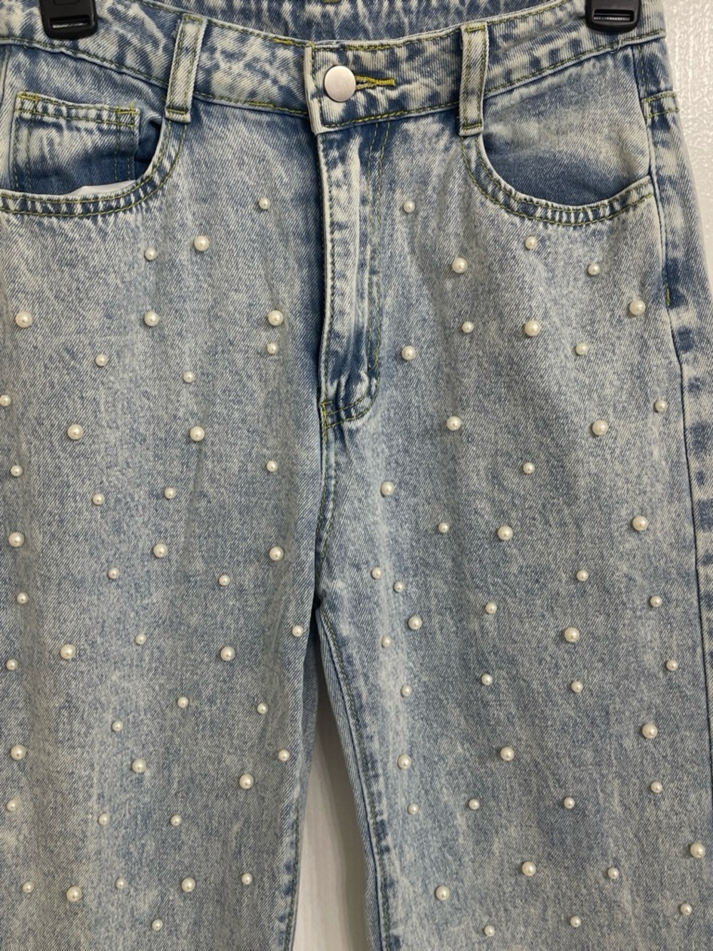Pearl-Embellished Light Wash Women’s Jeans